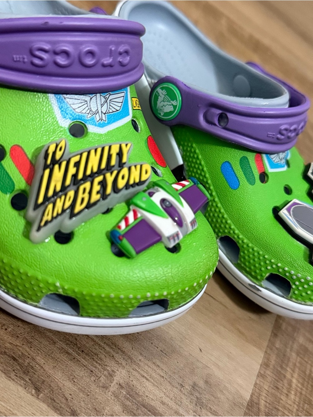 Crocs Kids Toy Story Buzz Lightyear Classic Clogs Lime Green Purple Size 10 10C - Picture 10 of 11